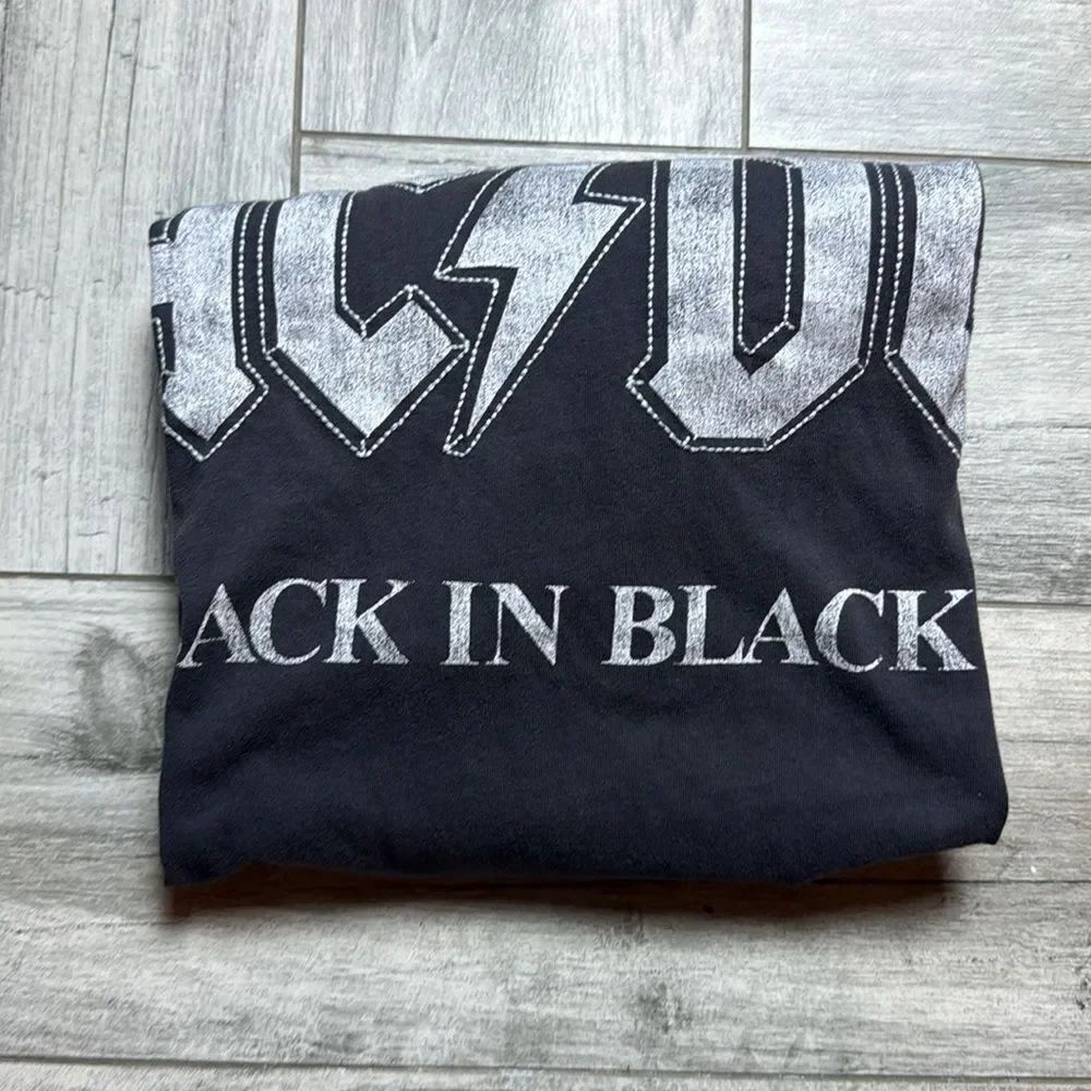 H&M AC/DC Crew Neck T-Shirt Size M